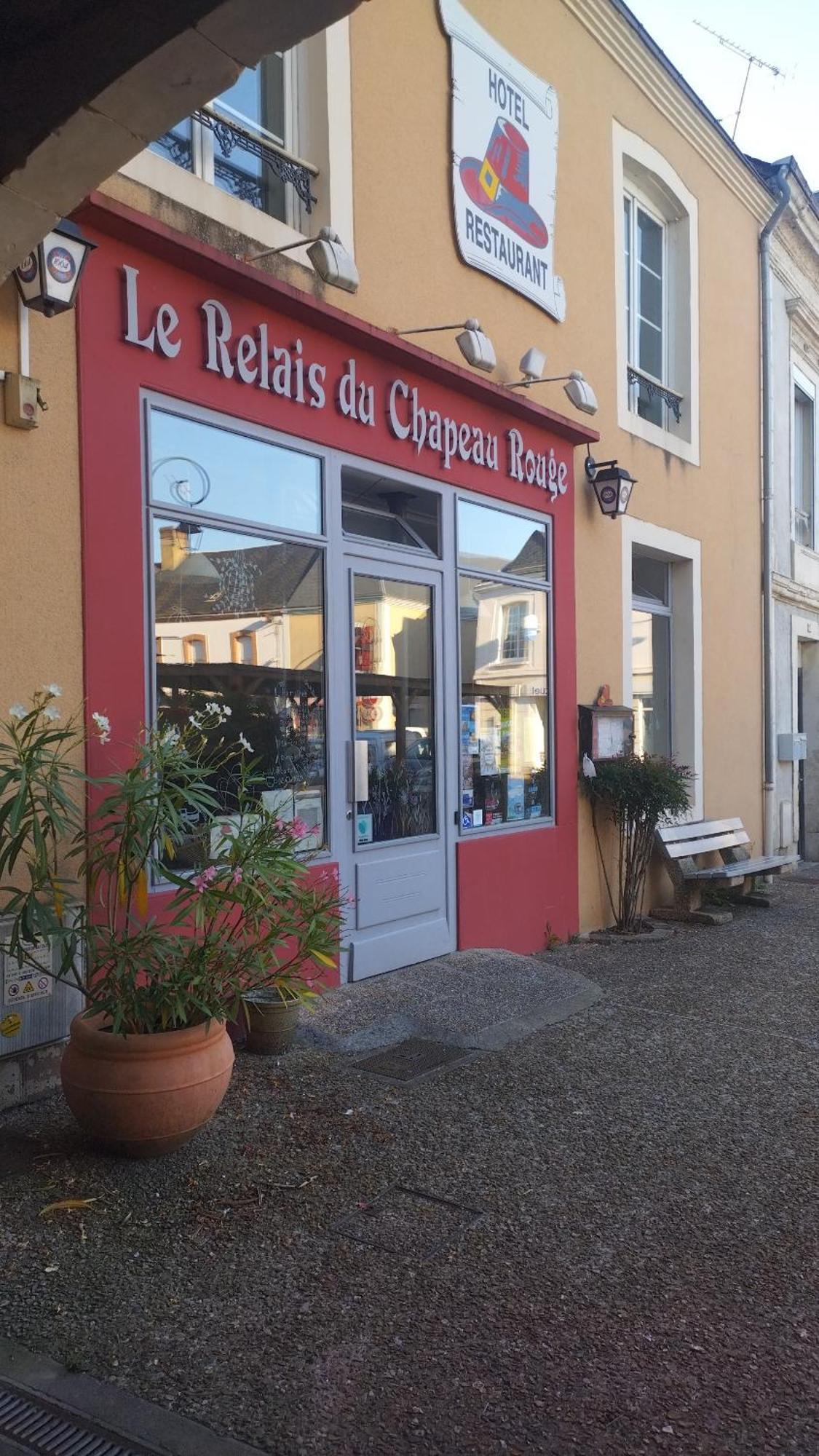 Le Relais Du Chapeau Rouge Vibraye Extérieur photo