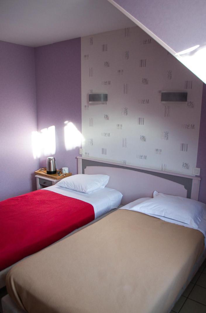Le Relais Du Chapeau Rouge Vibraye Extérieur photo